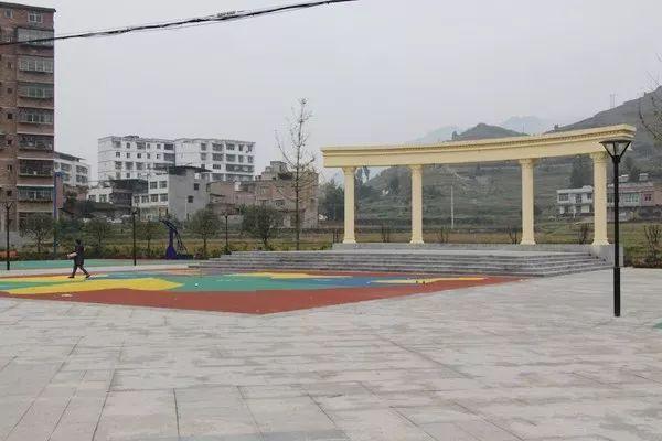 高端大气上档次带你看看丰都乡镇的文化广场