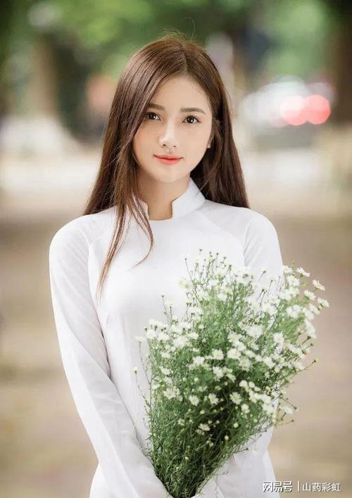越南校服女神走红网络网友漂亮的人穿麻袋都好看