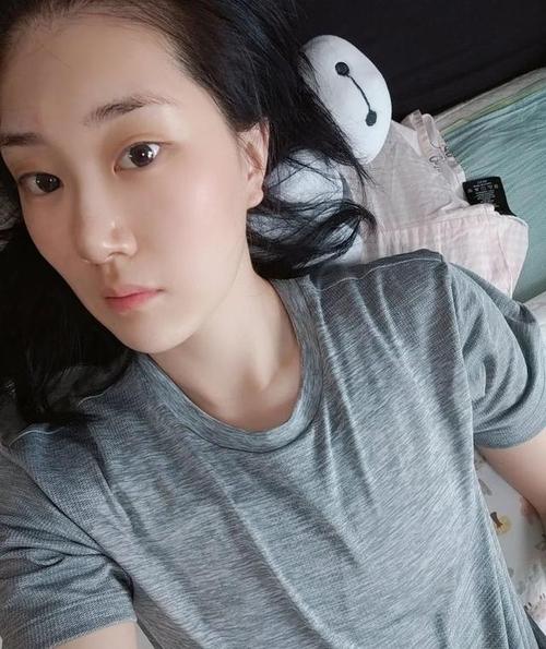 女篮球员晒自拍:再赖床五分钟!最爱邓肯和大加索尔