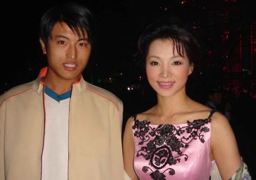 揭秘董卿鲜为人知的六段情史(图)