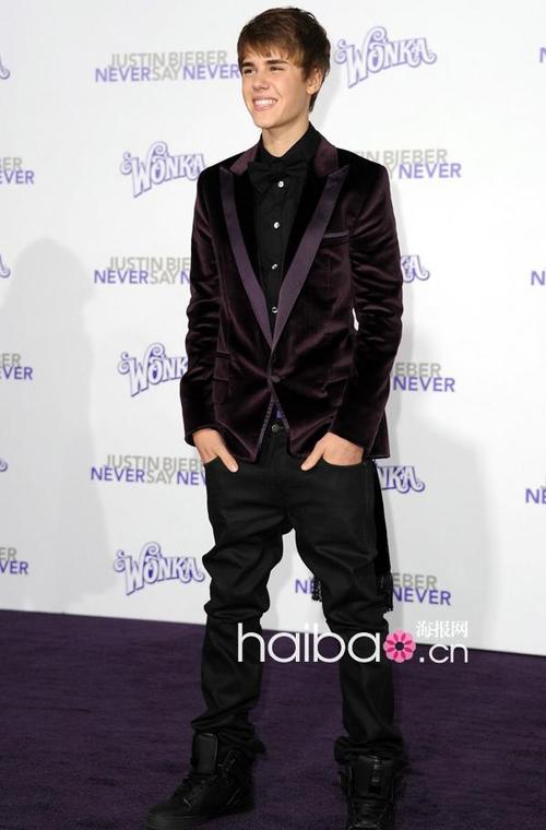 贾斯汀·比伯 (justin bieber) 穿d&g西装亮相自传电影《never say