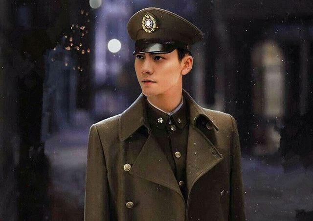 陈伟霆,军装照.英姿飒爽.