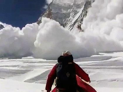 如何应对突发的雪崩