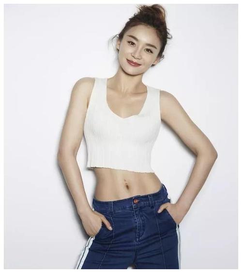 气质女星袁姗姗温柔阳光优雅白裙身材曼妙好迷人