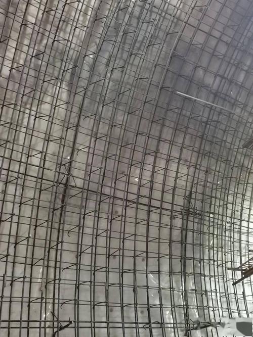 朝那1号隧道二衬钢筋绑扎效果