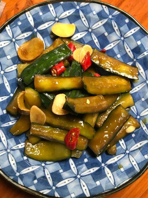 爆腌黄瓜