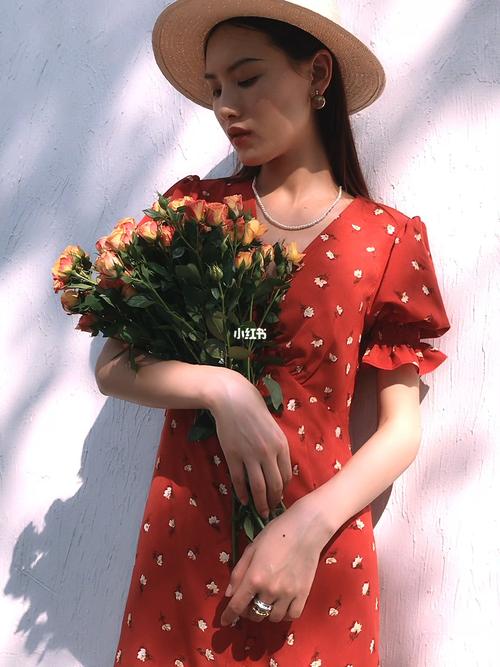 法式复古小红裙_小红裙_法式复古_服饰_我的服饰会说话_时尚_穿搭