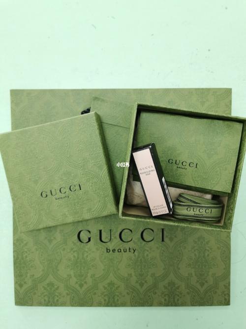 gucci口红_口红_碎花_日记_古驰怎么样_草莓红_苹果红