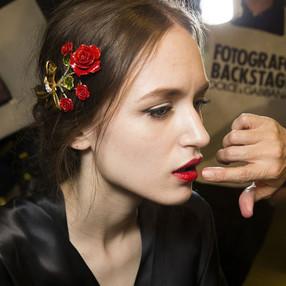 杜嘉班纳(dolce&gabbana) 2015秋冬后台的新娘妆发灵感
