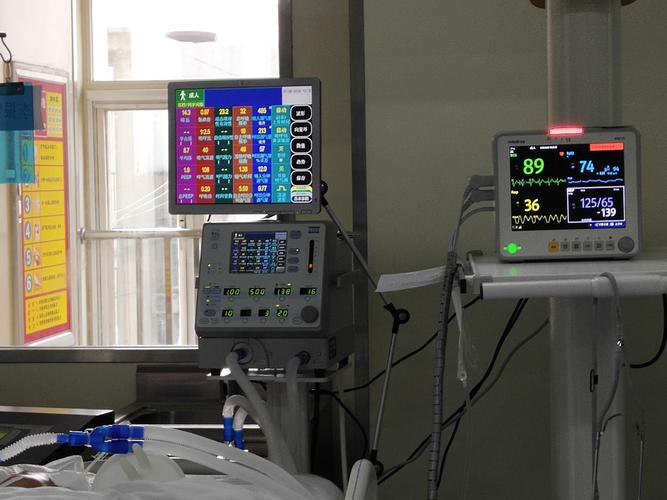 重症监护室仪器设备