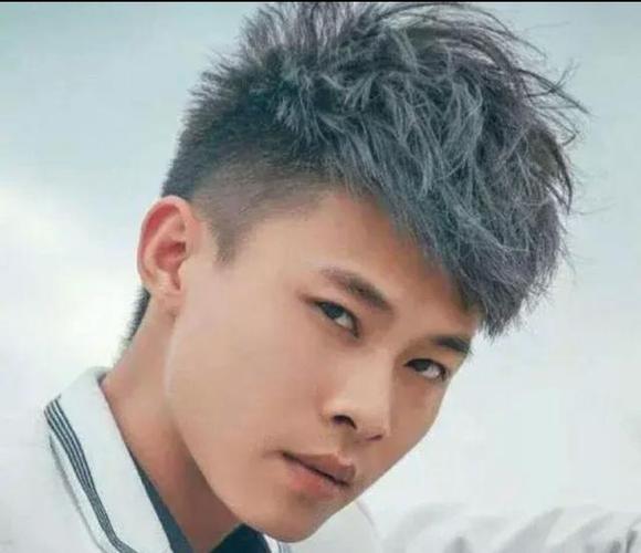 广西网红许华升吃水不忘挖井人感恩的故事