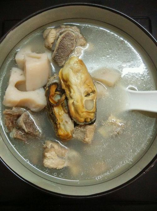 莲藕大舌蚝豉汤