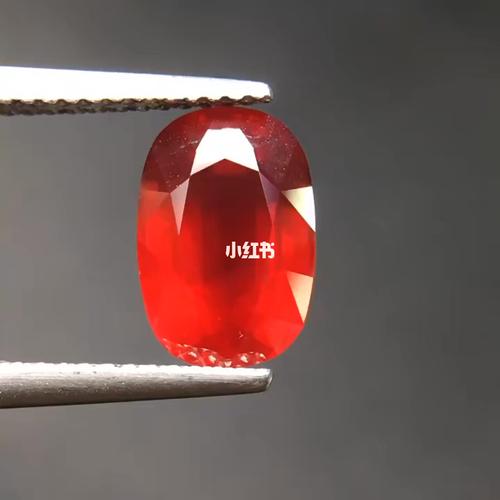 天然无烧鸽血红红宝石裸石!颜色好!火彩超棒!晶体干净!可做戒指吊坠!