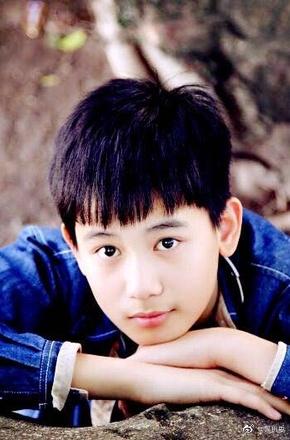 胡先煦对镜自拍好帅#瘦了之后的胡先煦也太帅了吧!