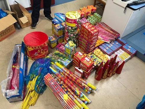 从文水非法购买烟花爆竹,一男一女被抓!