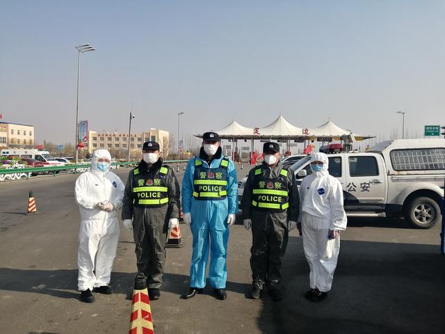 定边公安抗击疫情一线民警24小时