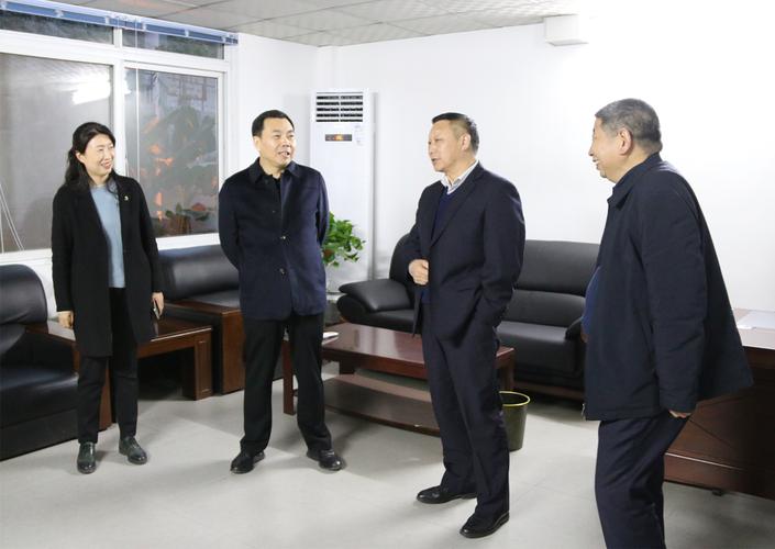褚松涛调研指导区监委派出重大项目监察专员和廉洁