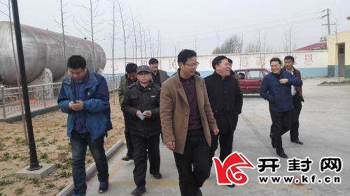 开封日报报业集团领导深入尉氏县开展精准扶贫工作