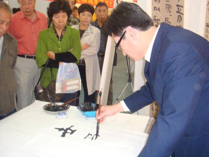 青年书家刘士来,武清人,楷书功夫深厚,擅长行楷.