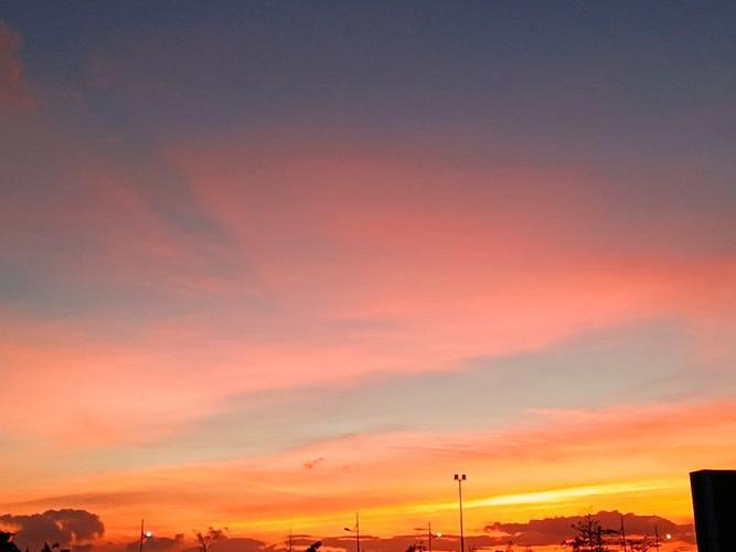 你手机里有晚霞的照片吗