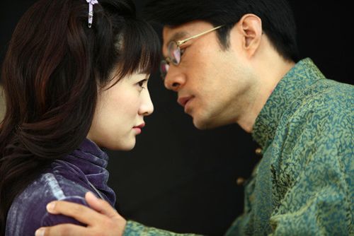 《来不及说我爱你》称霸 谭凯李小冉旧情不断