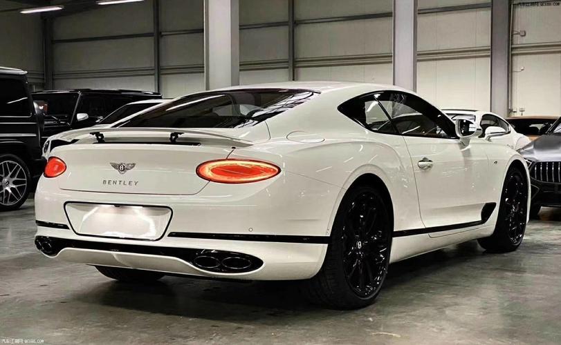 2020款宾利欧陆gt顶级双门跑车实拍评测