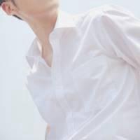 白衬衫身体部位男头像