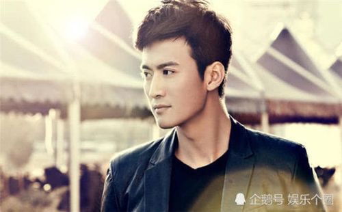 没看过戚迹电视剧的人,或许并不觉得他的长相有多出众,可看过他表演