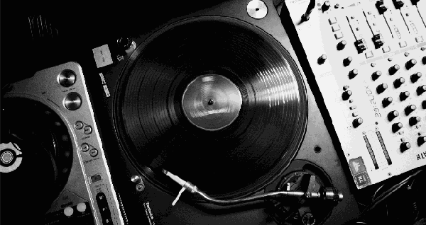 电台| 你说你想嫁一个有钱人,你凭什么