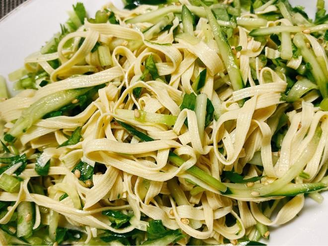 快手菜 凉拌百叶丝          南方人,百叶其实很少这样吃.