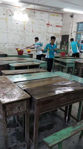 自20世纪90年代以来,十几年间"电脑"早已开花结果,微信,微博等各种