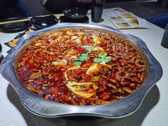 关渔小院肥肠鱼火锅(安州区直营店)-"味道麻辣鲜香!