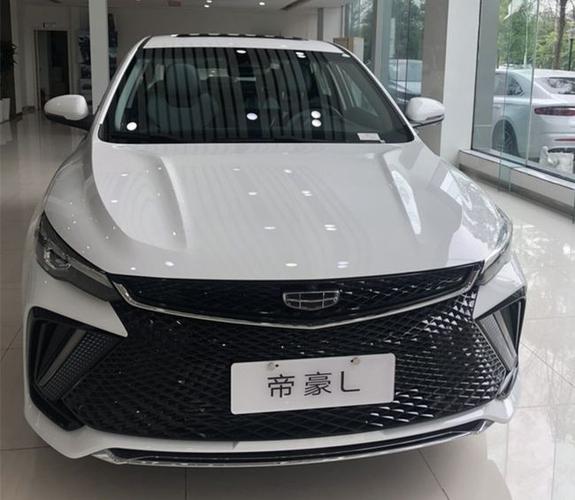 吉利新款轿车已到店气势不输丰田亚洲龙轴距27米会畅销吗