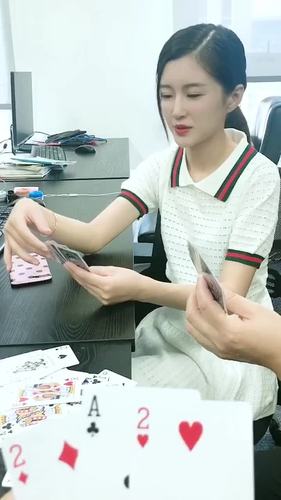 美女斗地主,这真是个高手!