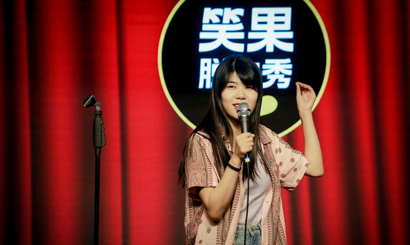人类高质量脱口秀演员又发声了!这次又戳中多少人的痛脚?_杨笠