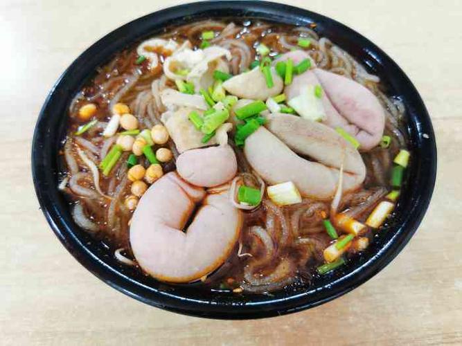 冒节子肥肠粉-"【位置】:康普雷斯后面一条街都是吃的. .