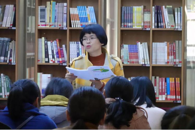 赵芳丽老师代表高一语文组发言