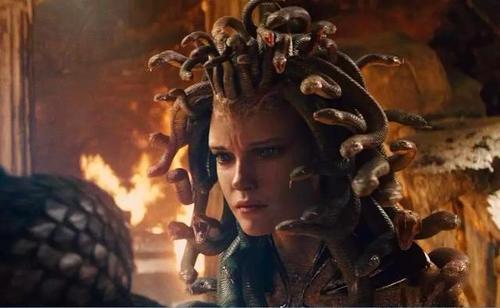 美杜莎:古希腊神话中蛇发女妖,任何人不能看她那双美丽的眼睛