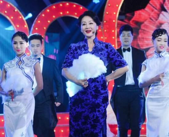 本周,《我不是明星》的舞台上再度上演感人一幕,两位明星母亲在亲耳