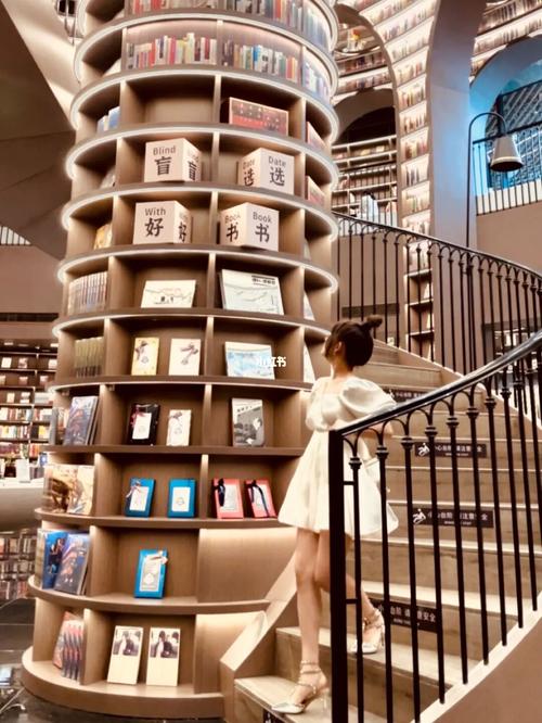 钟书阁-成都网红书店98_书店_钟书阁_钟书阁(融创茂