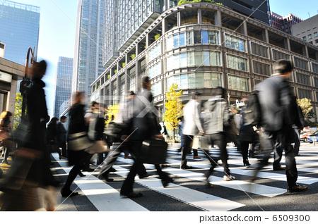 照片: 上班 人群 通勤