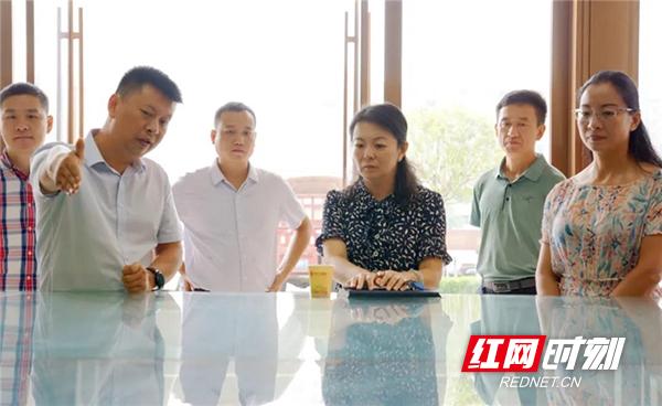 9月16日,石鼓区副区长吴颖一行赴中亿汽贸城调研.