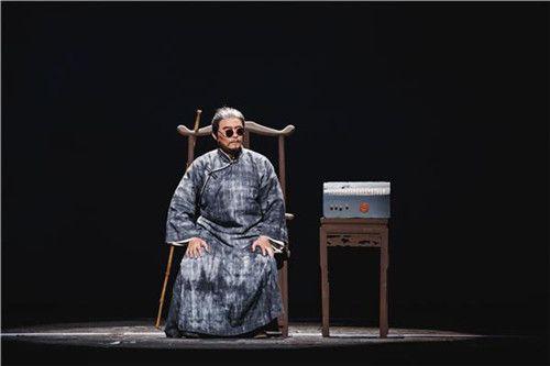 真实的瞎子阿炳:又抽又赌败光遗产,因寻花问柳而失明