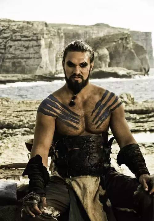 正是由于"马王 "这个角色 让杰森·莫玛进入大众视野 马王的出色演绎