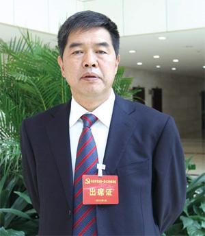 访毕节市扶贫办党组书记主任吴学军