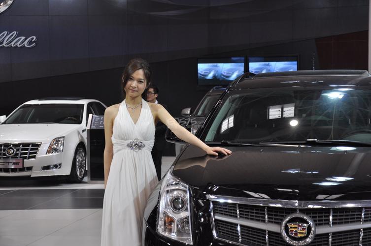 柯桥车展上的香车与美女