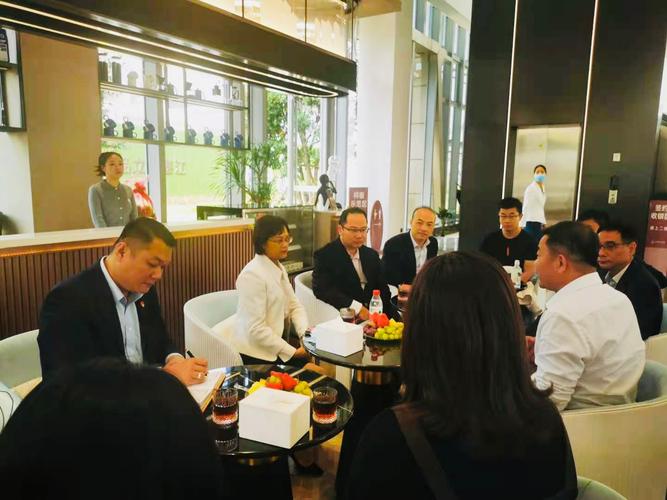 走访合作楼盘——市分行党委书记,行长李贤走访湛江市华信房地产开发