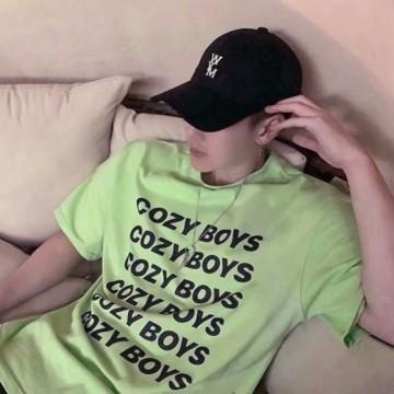 戴帽子的男人头像图片