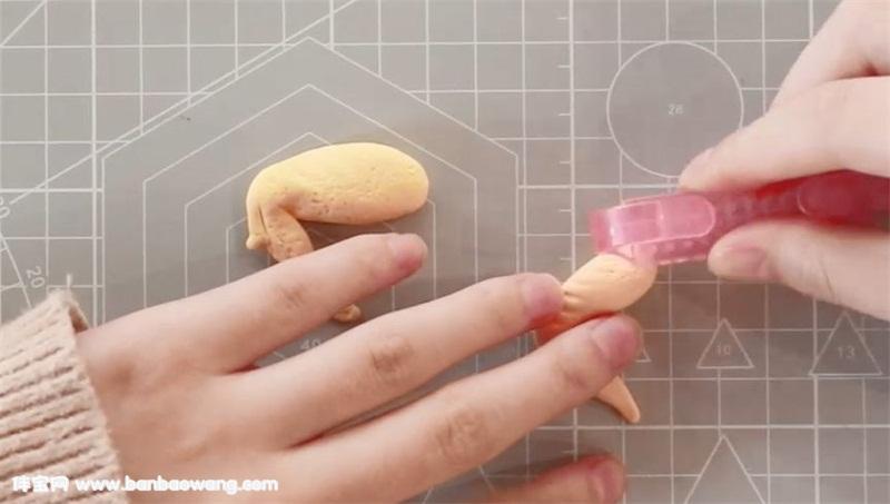 用超轻粘土捏鸡翅