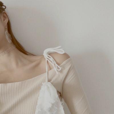 qq头像女生露肩锁骨